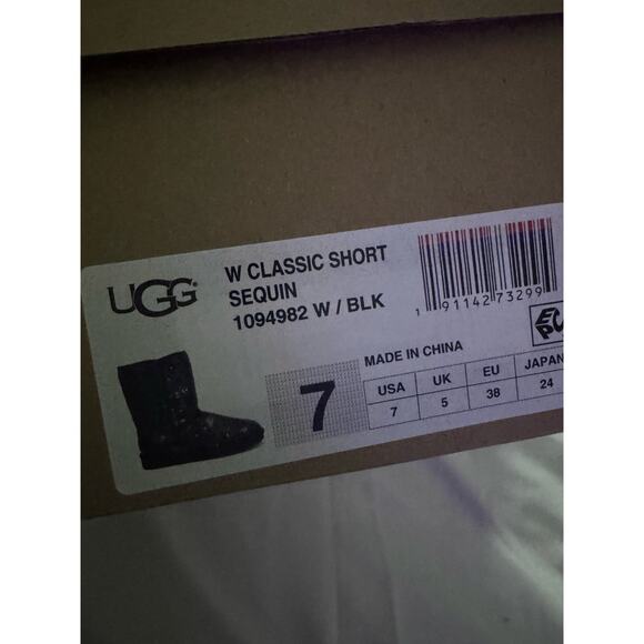 UGG Classic ankle black /iridescent rainbow flip Sequin boot in bling sz 7 nib - Picture 3 of 13